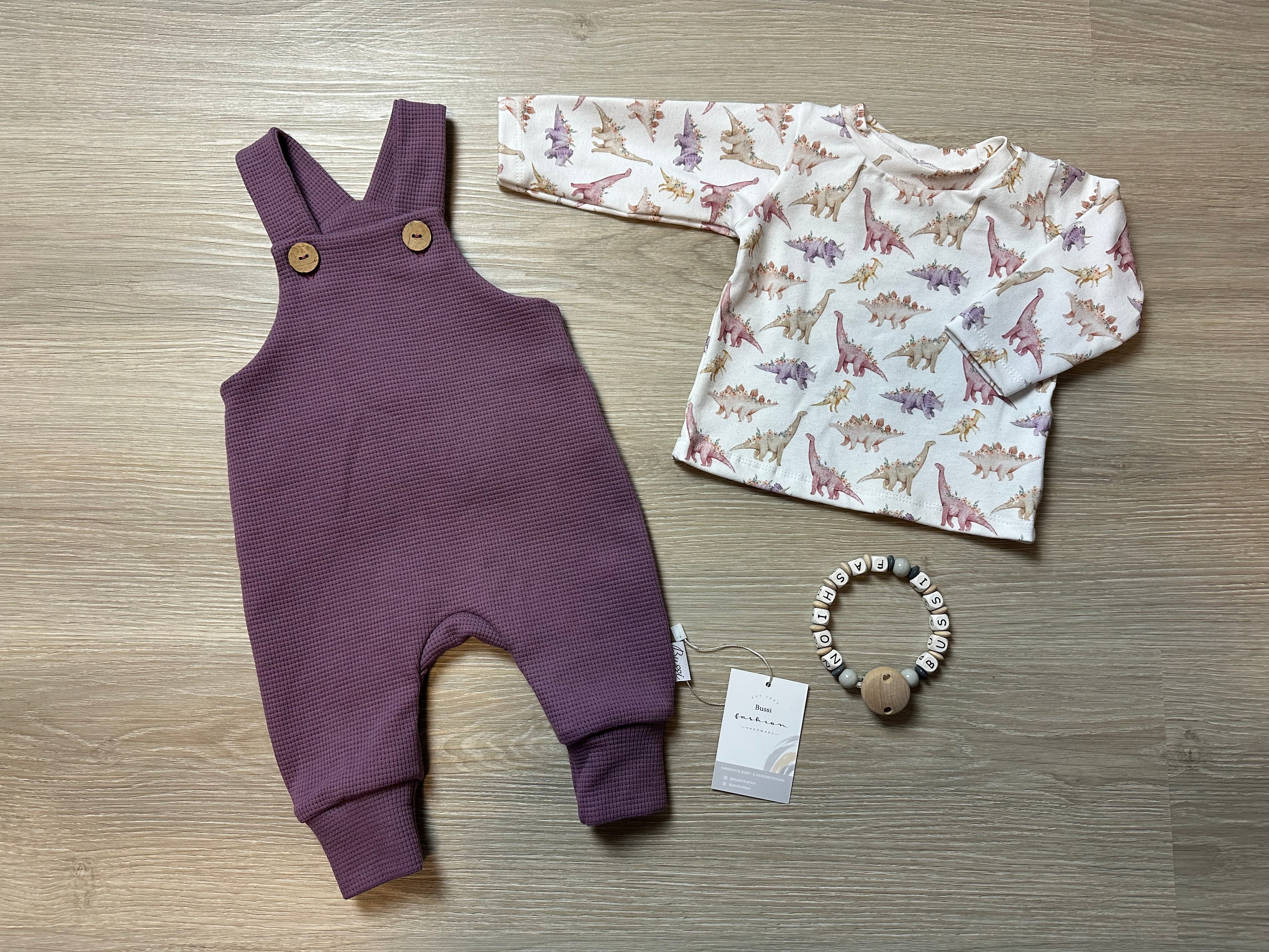 Latzhose & Basic Shirt 62 Blumendino mini/blossom