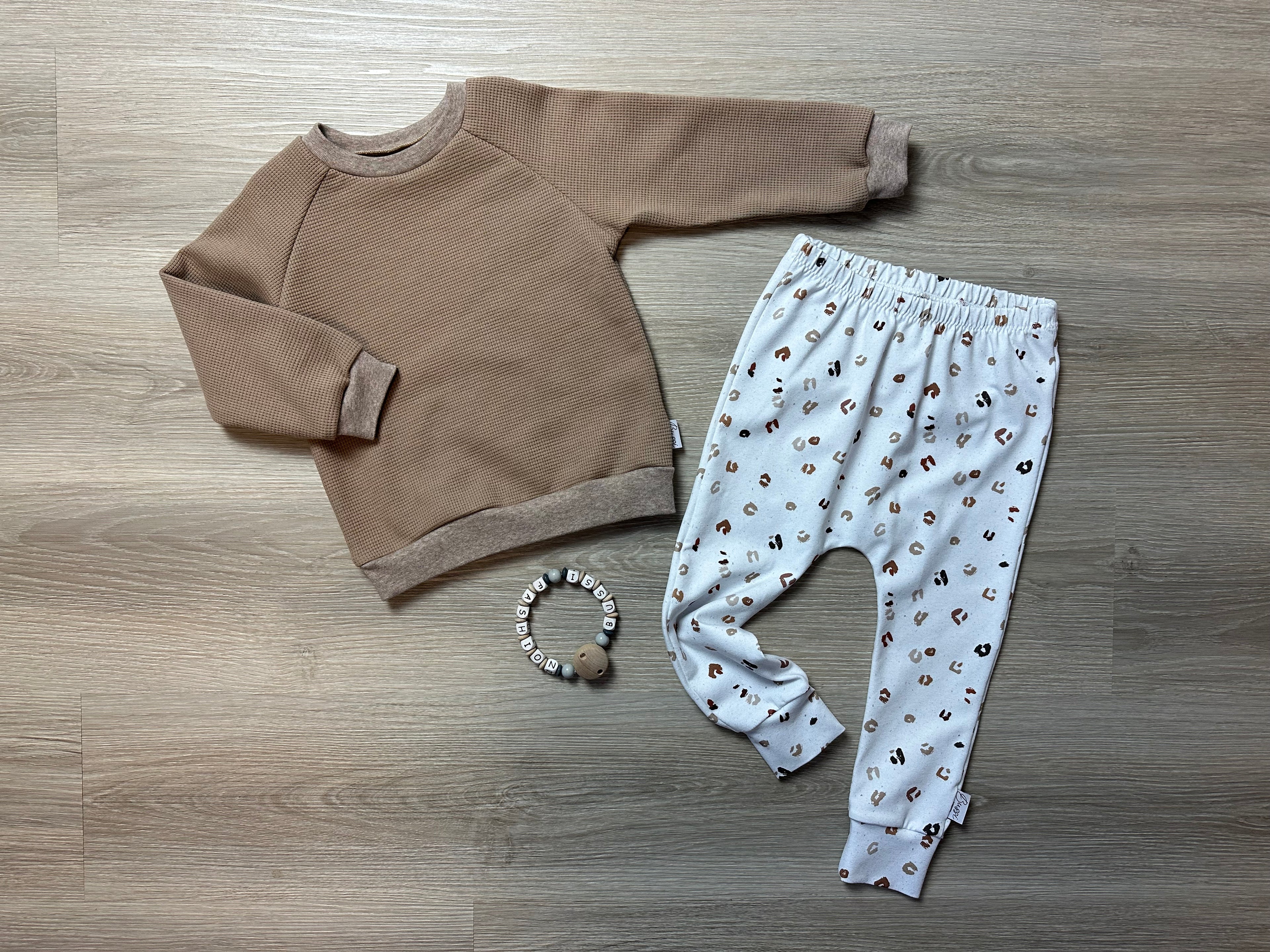 Raglan Sweater & Slim Harem 92 Leo/beach
